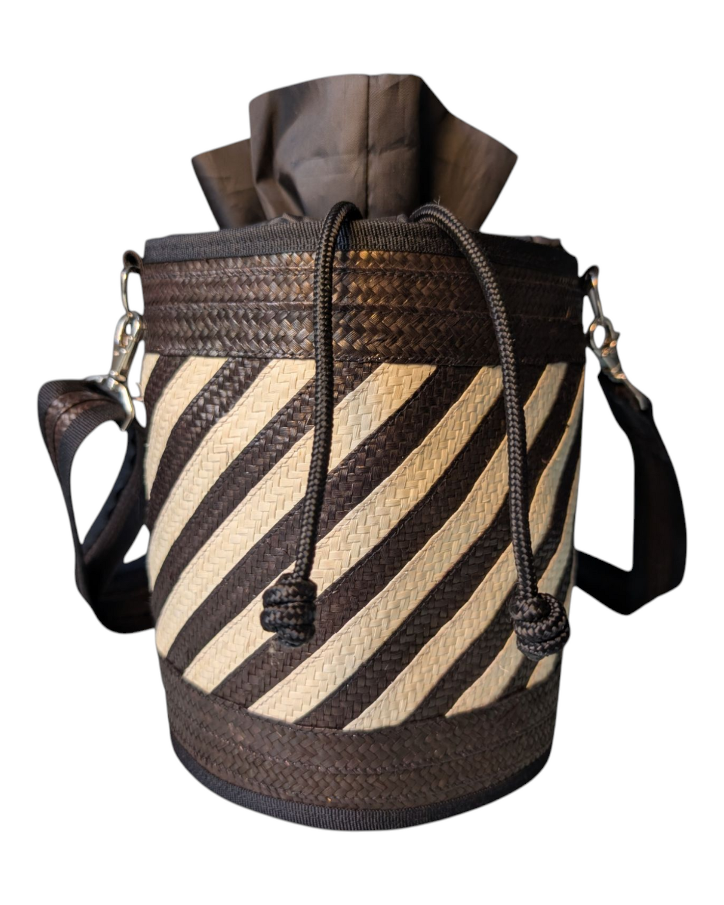Twisted Caña Flecha Bucket Bag