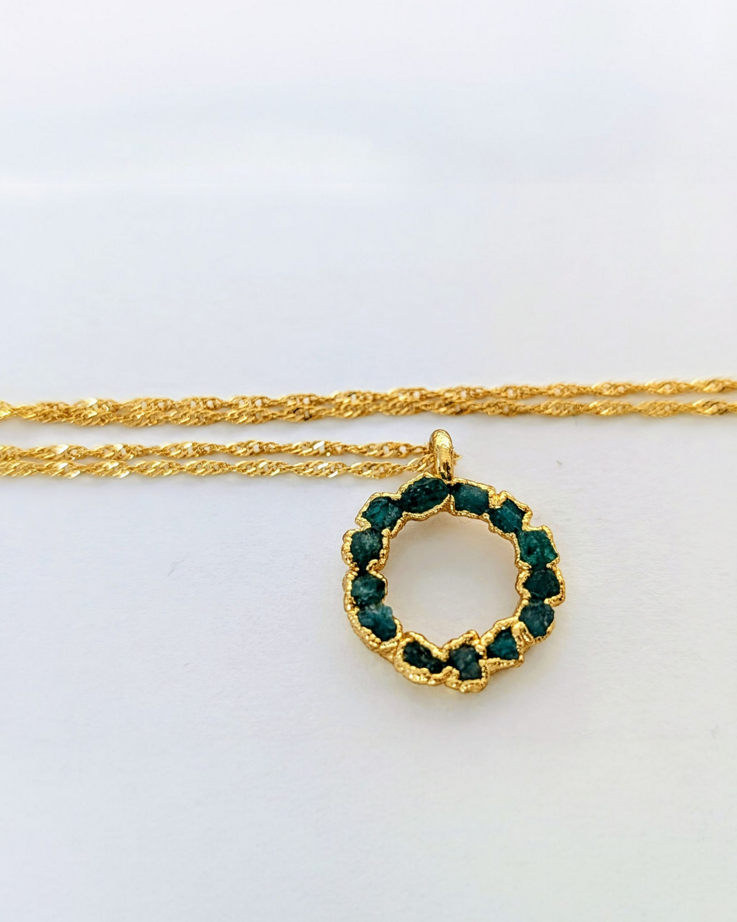 Small Wreath Pendant Necklace