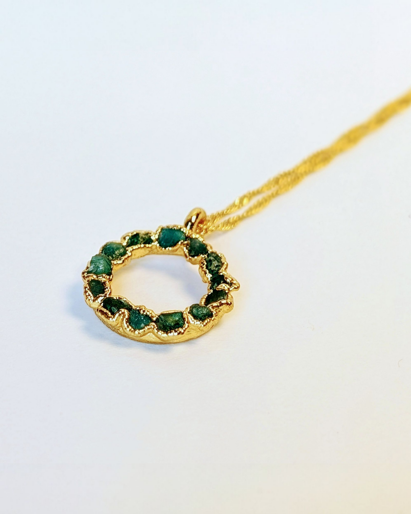 Small Wreath Pendant Necklace