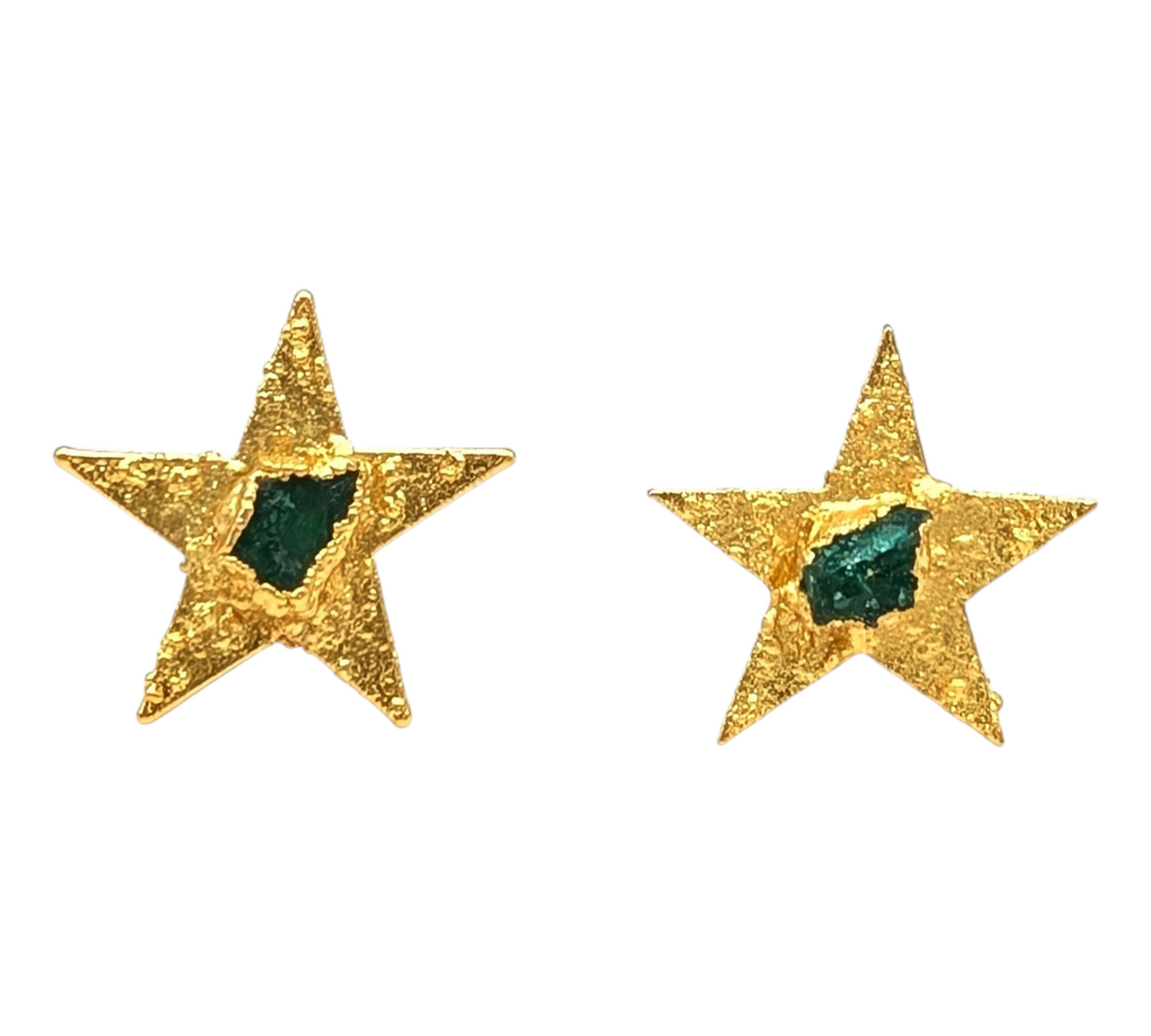 Gold star-shaped earrings with emerald