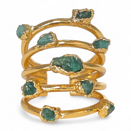 Música Ring — Gold-Plated Bronze with Raw Colombian Emeralds