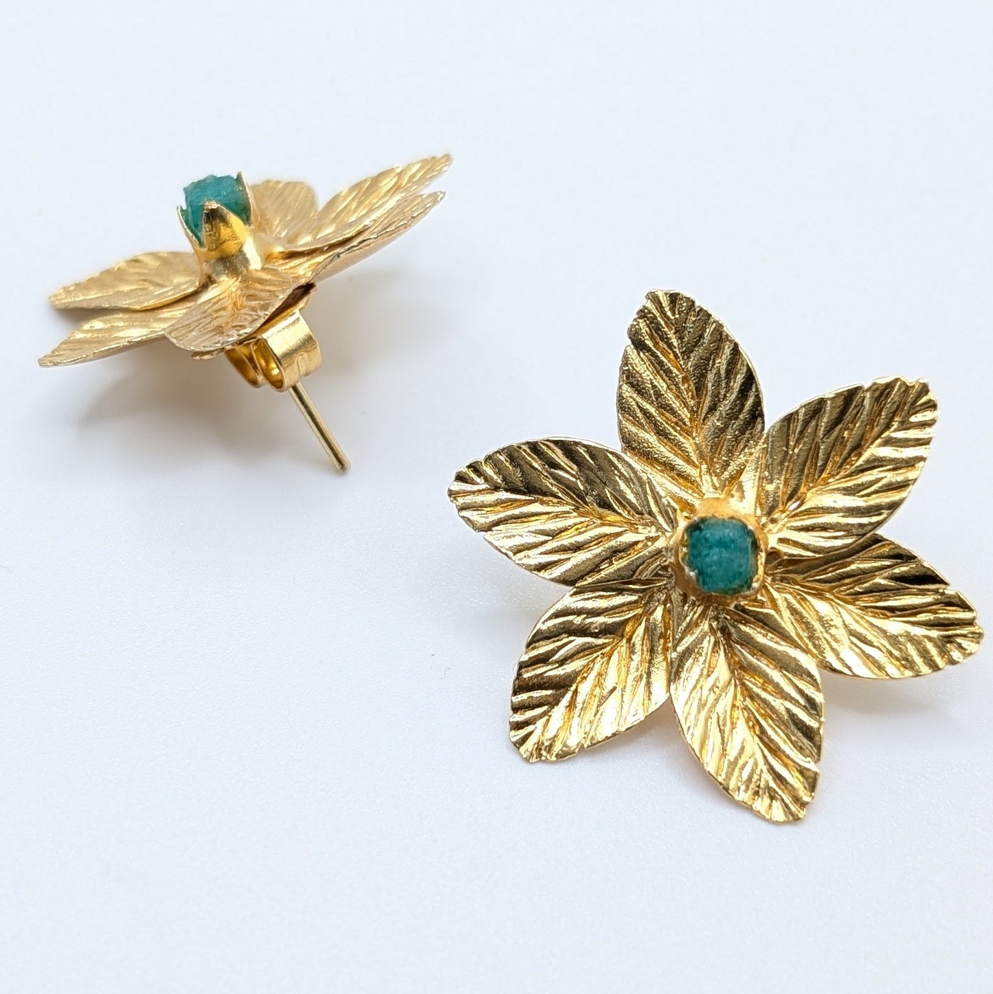 Muze Emerald Flower Earrings