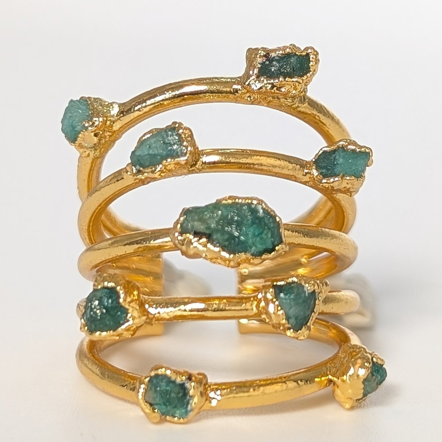 Música Ring — Gold-Plated Bronze with Raw Colombian Emeralds