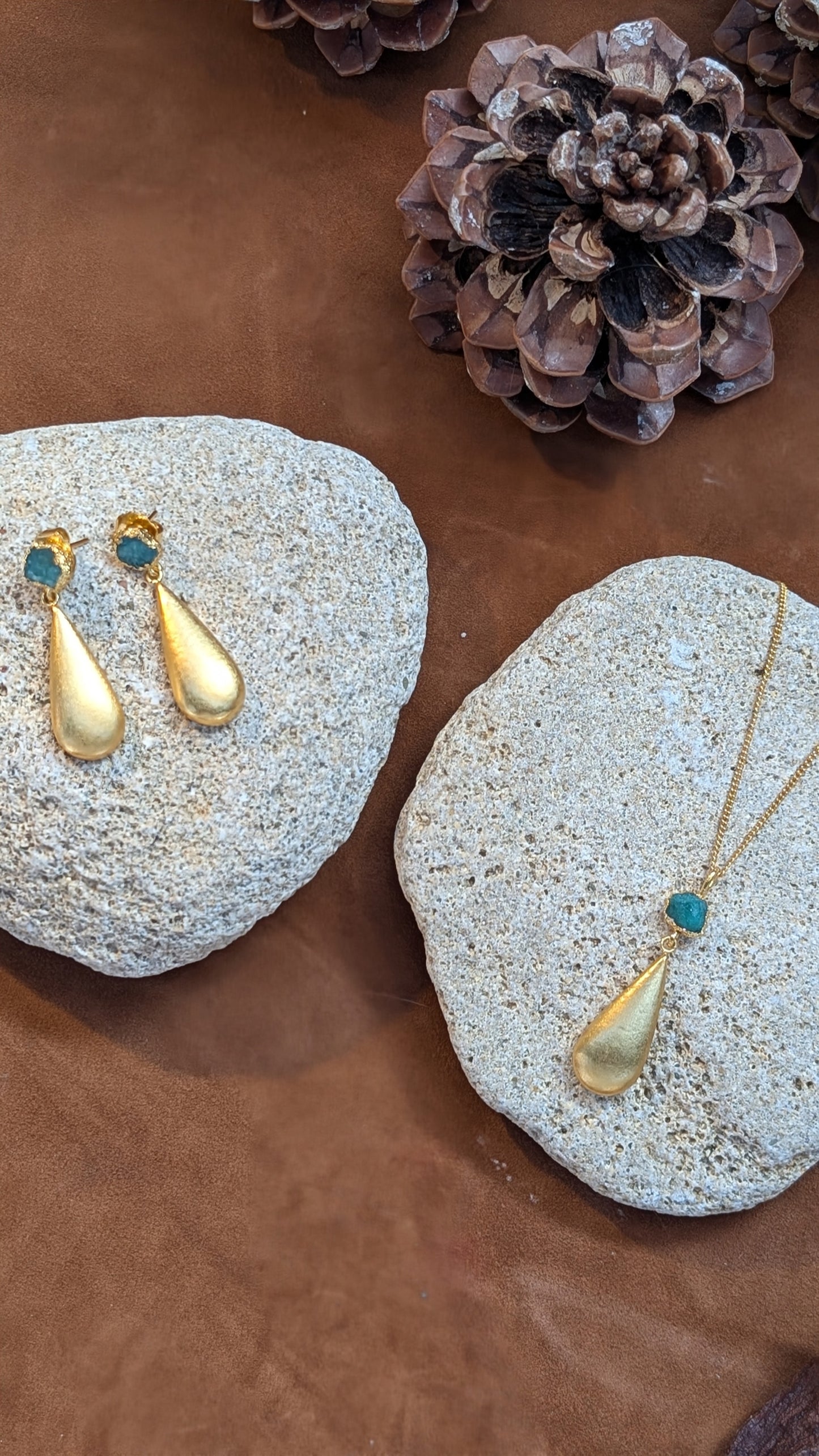 Eleonora Emerald Drop Earrings