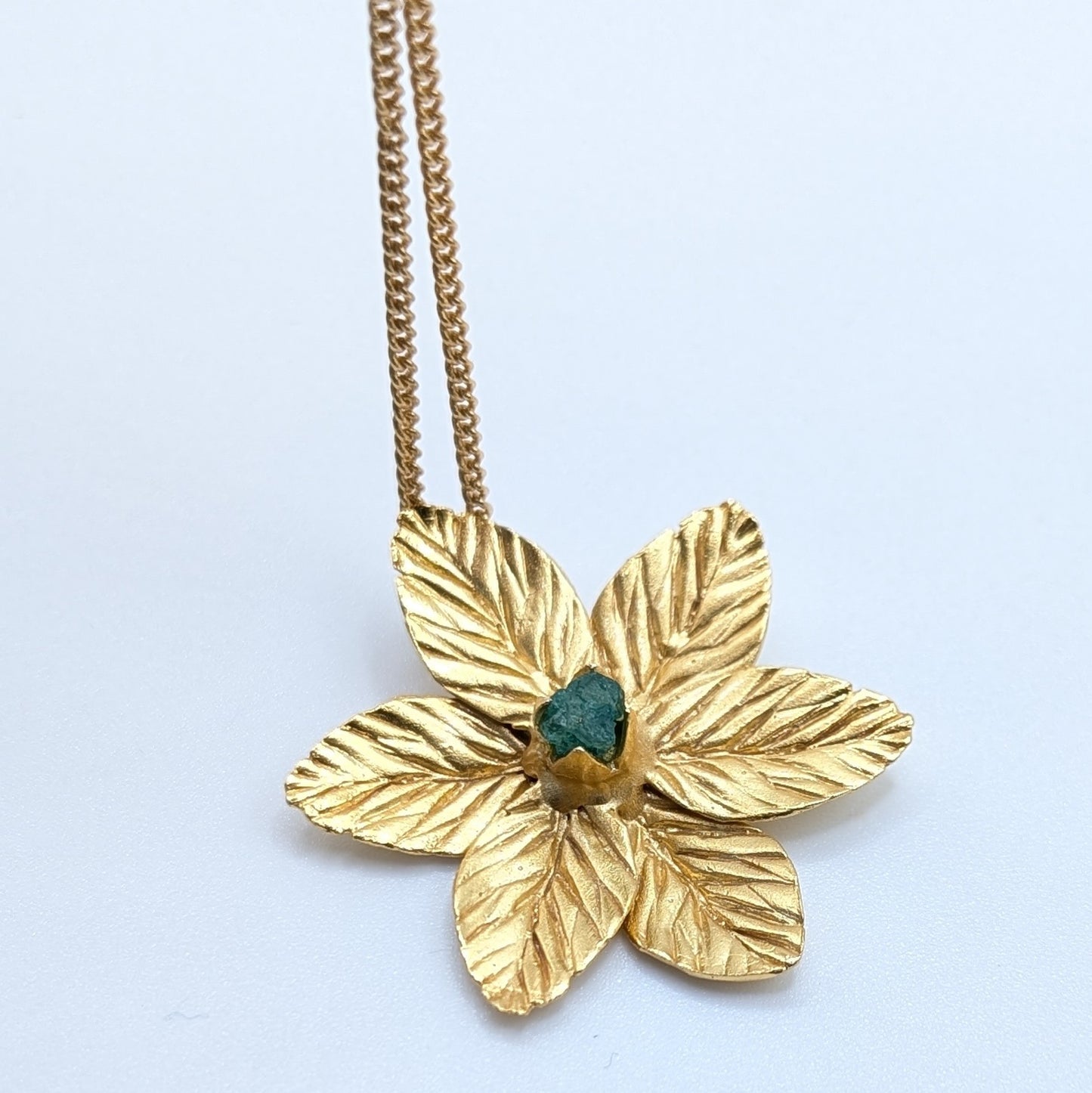 Muze Emerald Flower Pendant Necklace