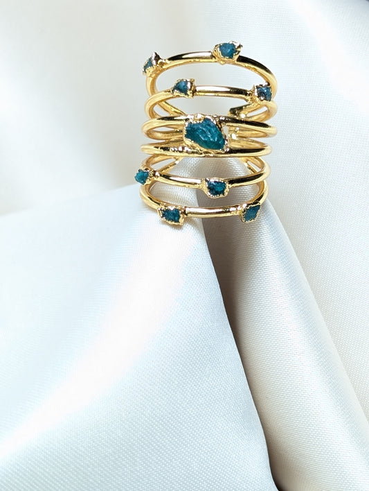 Gold-plated bronze ring with raw Colombian emeralds handcrafted in Colombia