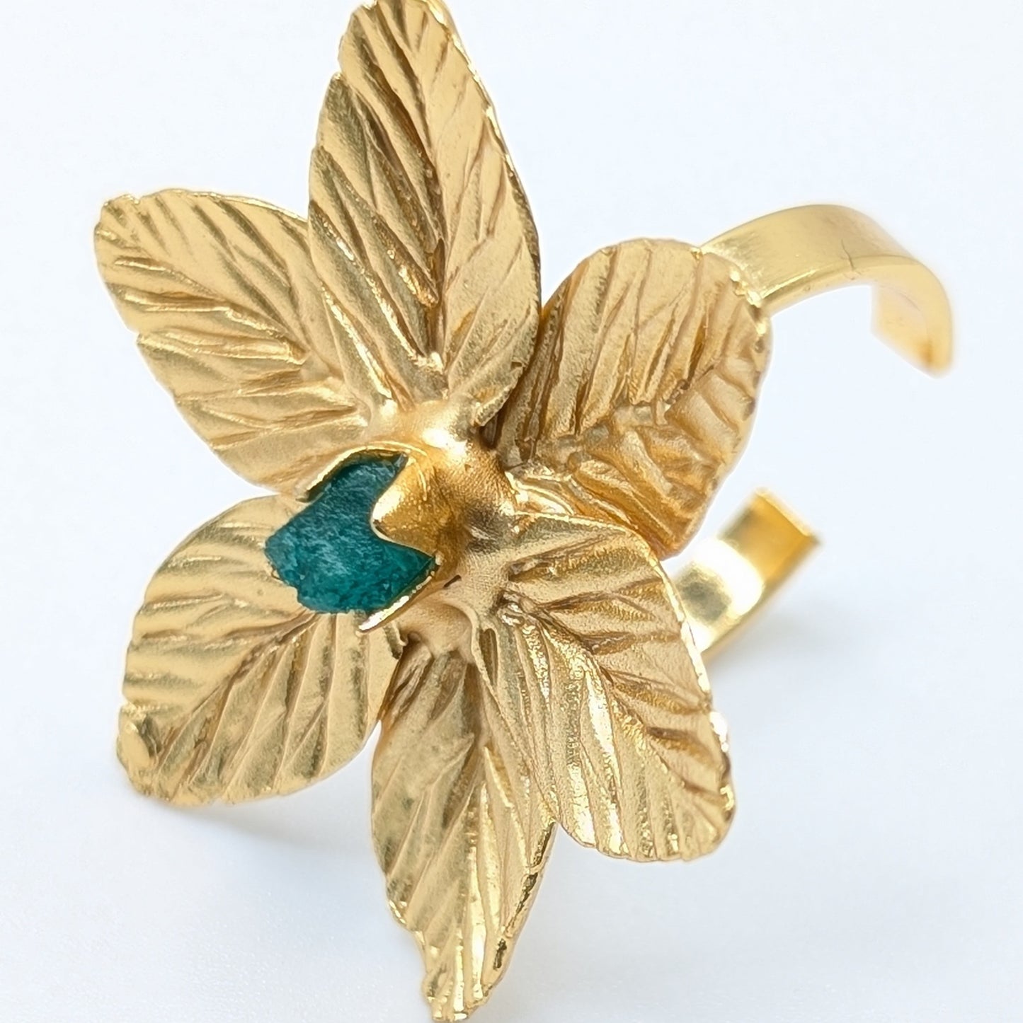Muze Emerald Flower Ring