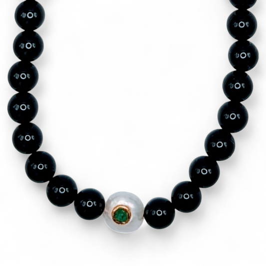 LUNA-Onix Necklace with Pearl and Emerald Pendant