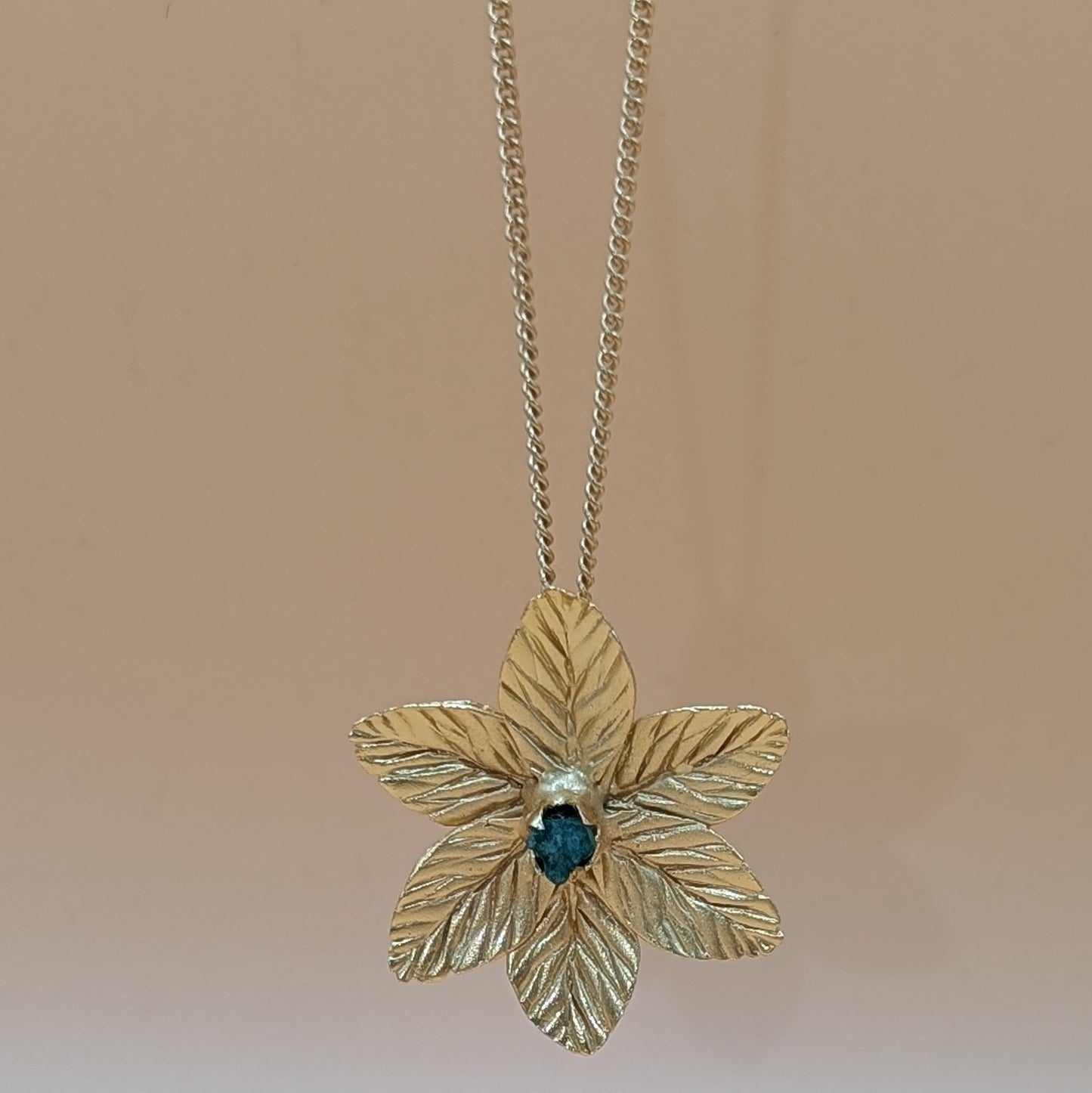 Muze Emerald Flower Pendant Necklace
