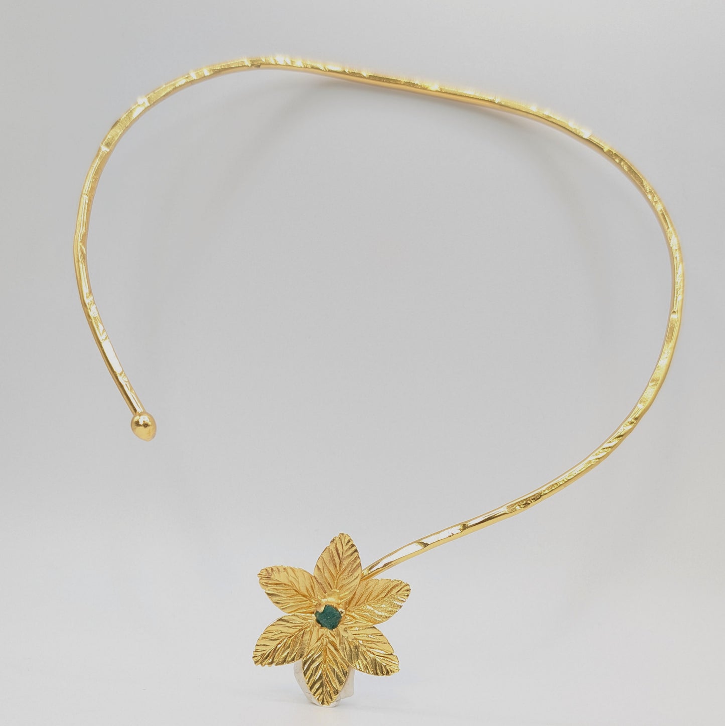 Muze Emerald Flower Choker